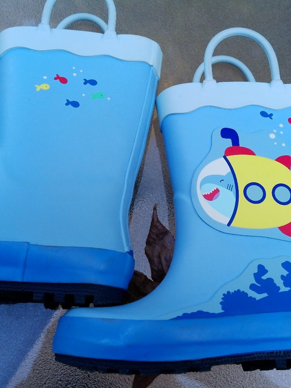 CAT & JACK RAINBOOTS SIZE 7 GOOD CONDITION